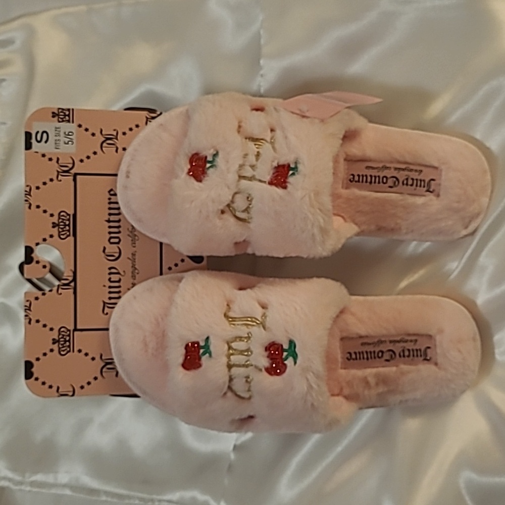 Juicy Couture Light Pink Embroidered Slippers - Picture 1 of 9